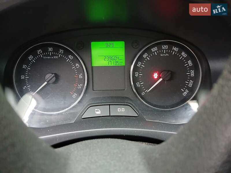 Универсал Skoda Fabia 2011 в Ромнах