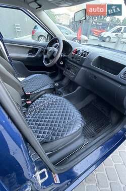 Хэтчбек Skoda Fabia 2010 в 
