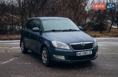 Хетчбек Skoda Fabia 2012 в Дніпрі