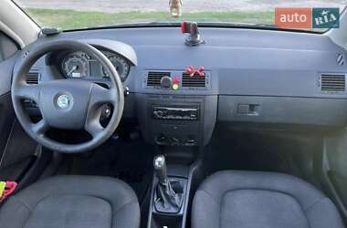 Седан Skoda Fabia 2006 в Бобровиці