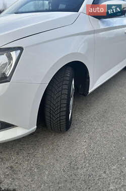Хетчбек Skoda Fabia 2014 в 