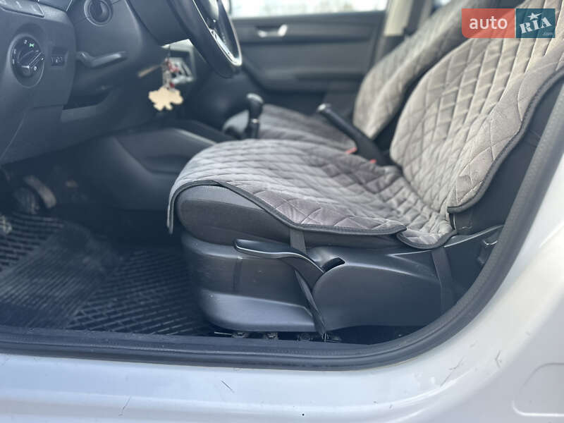 Хэтчбек Skoda Fabia 2014 в Сваляве