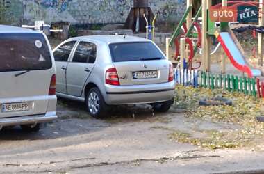 Хетчбек Skoda Fabia 2006 в Дніпрі