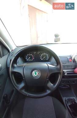 Хетчбек Skoda Fabia 2006 в Дніпрі