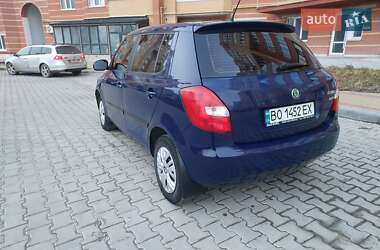 Хэтчбек Skoda Fabia 2012 в 