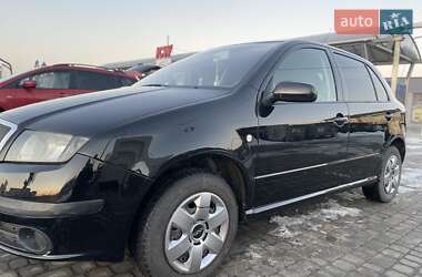 Хэтчбек Skoda Fabia 2004 в Львове