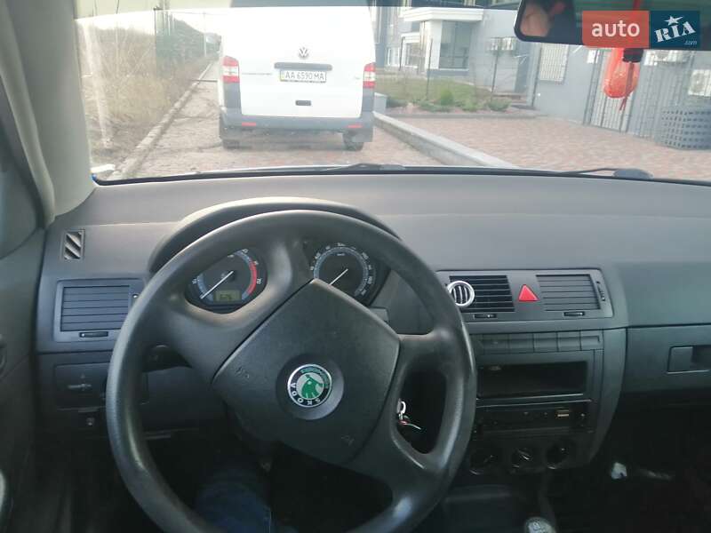 Хэтчбек Skoda Fabia 2006 в Киеве