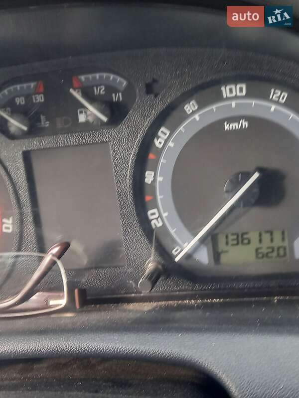 Хэтчбек Skoda Fabia 2007 в Луцке