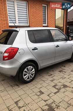 Хэтчбек Skoda Fabia 2010 в 