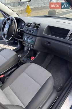 Хэтчбек Skoda Fabia 2010 в 