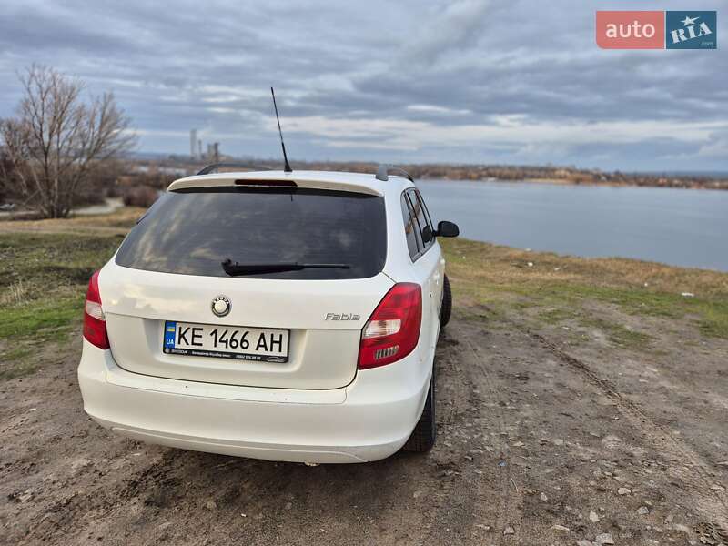 Універсал Skoda Fabia 2009 в Дніпрі