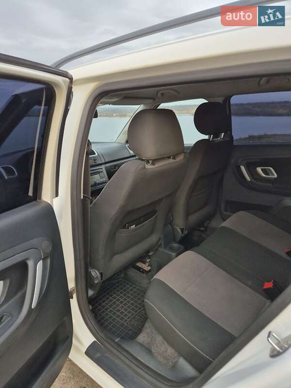 Універсал Skoda Fabia 2009 в Дніпрі