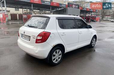 Хэтчбек Skoda Fabia 2012 в 