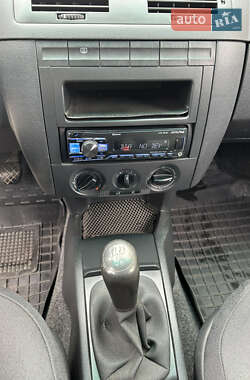 Хетчбек Skoda Fabia 2006 в 