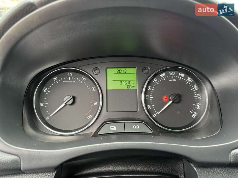 Хетчбек Skoda Fabia 2013 в Южноукраїнську