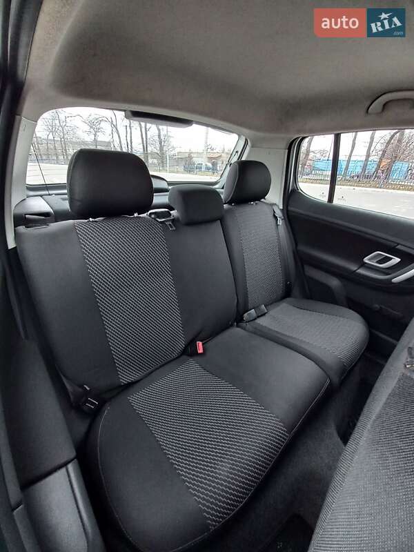 Хетчбек Skoda Fabia 2010 в Львові