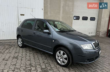 Хэтчбек Skoda Fabia 2006 в Луцке