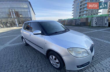 Хетчбек Skoda Fabia 2008 в Хусті