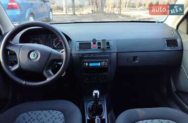 Хэтчбек Skoda Fabia 2006 в 