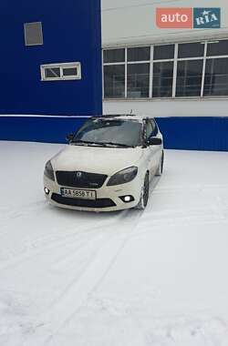 Хэтчбек Skoda Fabia 2011 в Киеве