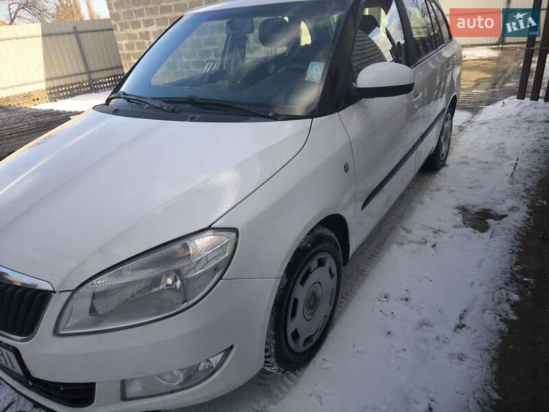 Универсал Skoda Fabia 2011 в Владимире