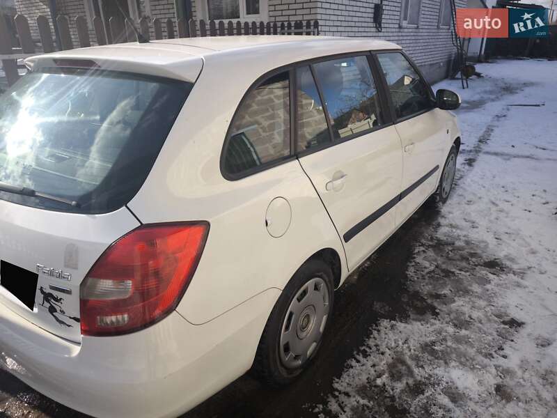 Универсал Skoda Fabia 2011 в Владимире