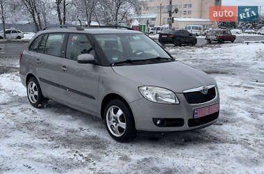 Універсал Skoda Fabia 2009 в Полтаві