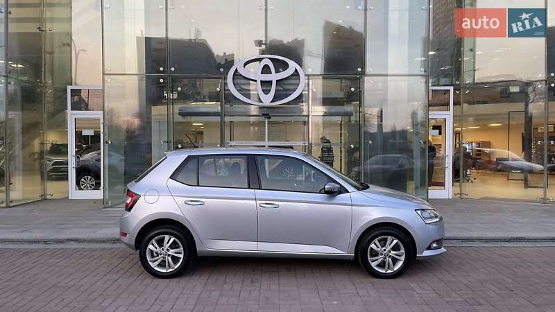 Хэтчбек Skoda Fabia 2020 в Киеве