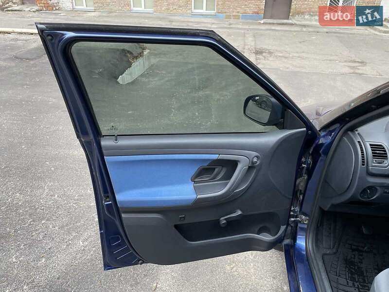 Хетчбек Skoda Fabia 2008 в Києві