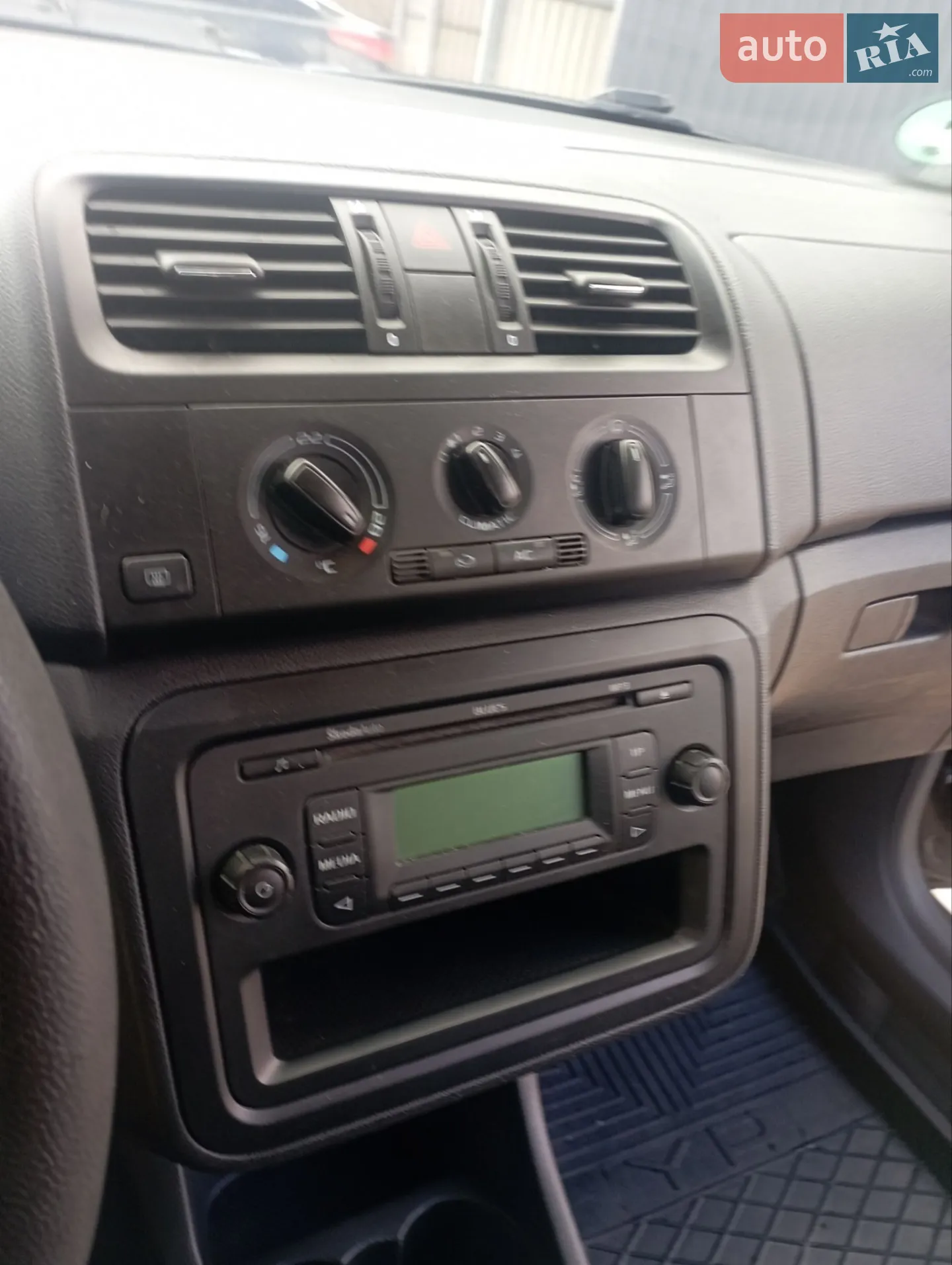 2010 Skoda Fabia - мініатюра 12