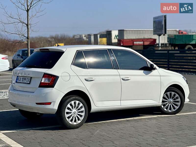 Хэтчбек Skoda Fabia 2019 в Мукачево