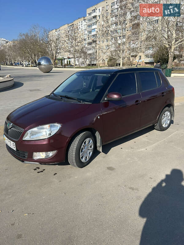 Хэтчбек Skoda Fabia 2012 в Южном