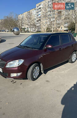 Хэтчбек Skoda Fabia 2012 в 