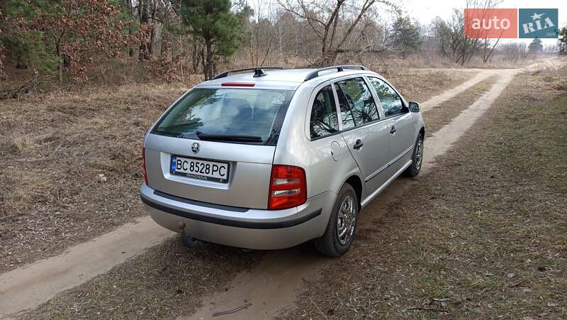 Универсал Skoda Fabia 2003 в Городке