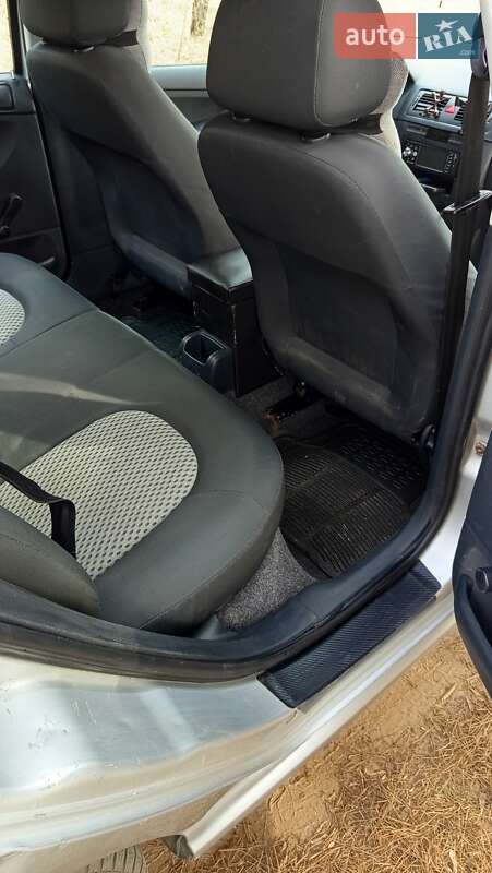 Универсал Skoda Fabia 2003 в Городке