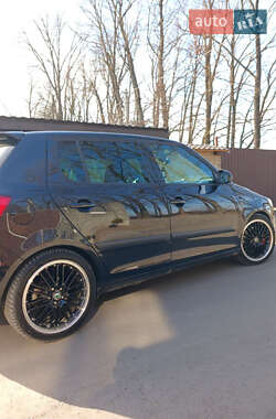 Хэтчбек Skoda Fabia 2010 в 