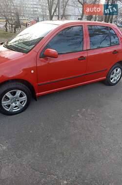 Хэтчбек Skoda Fabia 2004 в Киеве