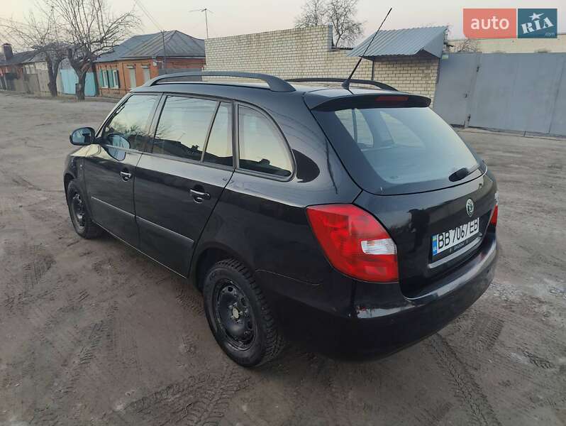 Универсал Skoda Fabia 2010 в Харькове