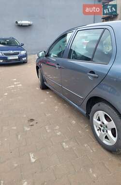 Хэтчбек Skoda Fabia 2005 в 