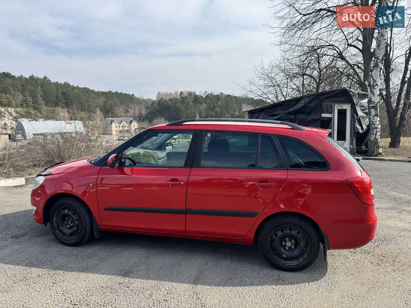 Универсал Skoda Fabia 2011 в Могилев-Подольске