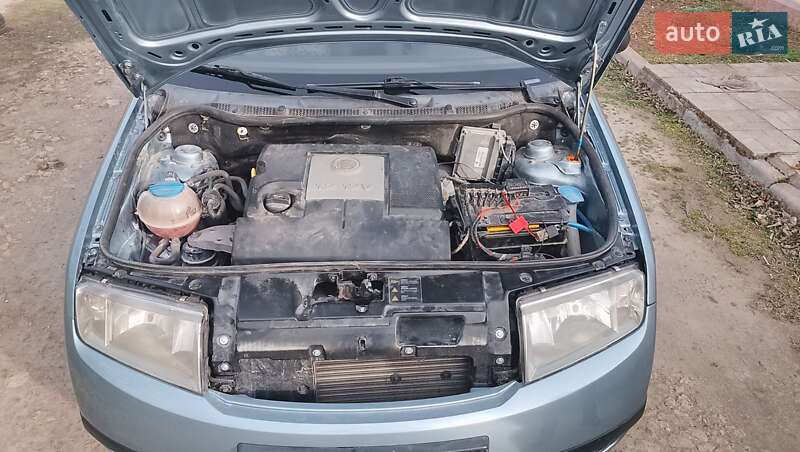 Седан Skoda Fabia 2004 в Херсоні