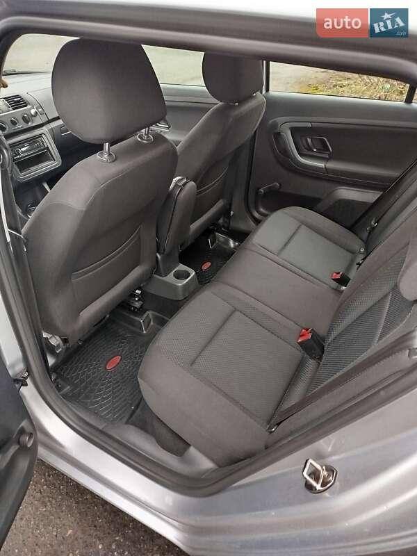 Універсал Skoda Fabia 2011 в Дніпрі