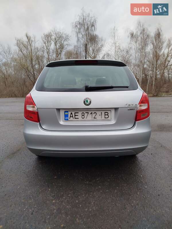 Універсал Skoda Fabia 2011 в Дніпрі