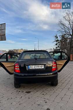 Хетчбек Skoda Fabia 2002 в 