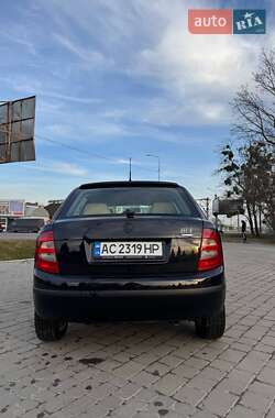 Хетчбек Skoda Fabia 2002 в 