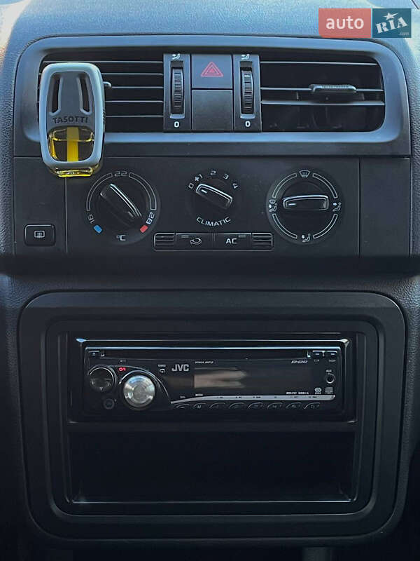 Хетчбек Skoda Fabia 2010 в Івано-Франківську