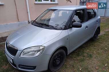 Хэтчбек Skoda Fabia 2008 в 