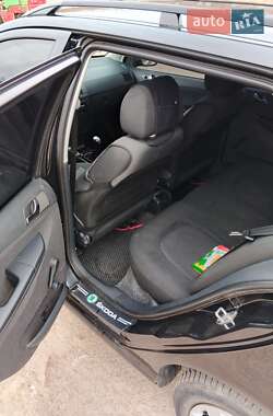 Хетчбек Skoda Fabia 2005 в 