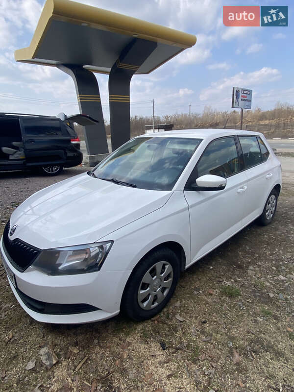 Хэтчбек Skoda Fabia 2016 в Киеве фото 2 Хэтчбек Skoda Fabia 2016 в Киеве