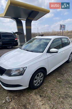 Хэтчбек Skoda Fabia 2016 в 